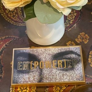 Huda Beauty Empowered Palette